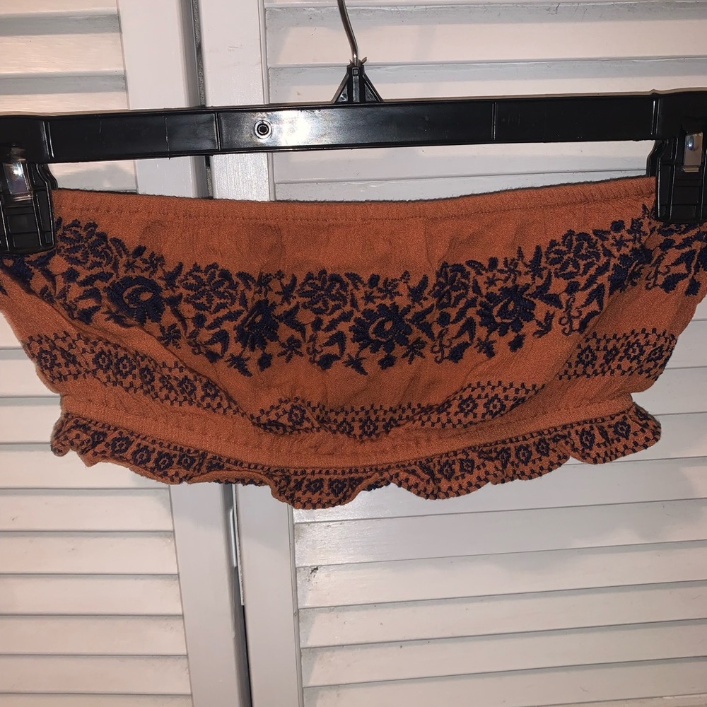 Super cute boho American Eagle top, size XS but can fit a S too